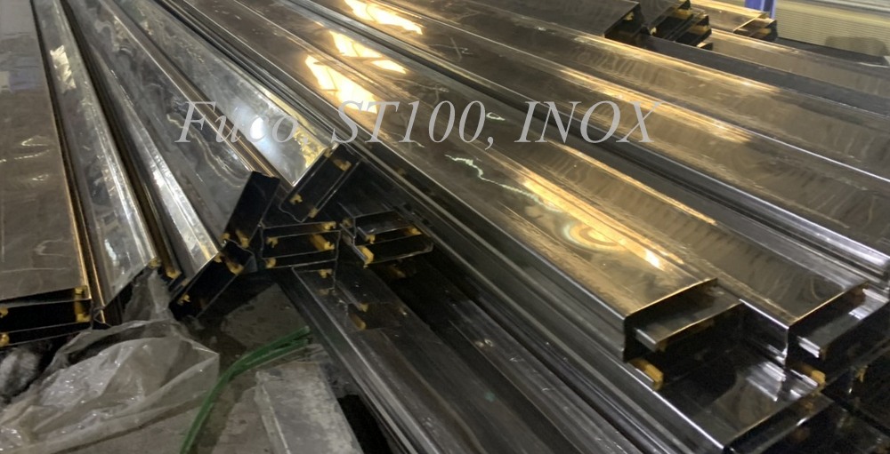 Cửa cuốn siêu trường ST100