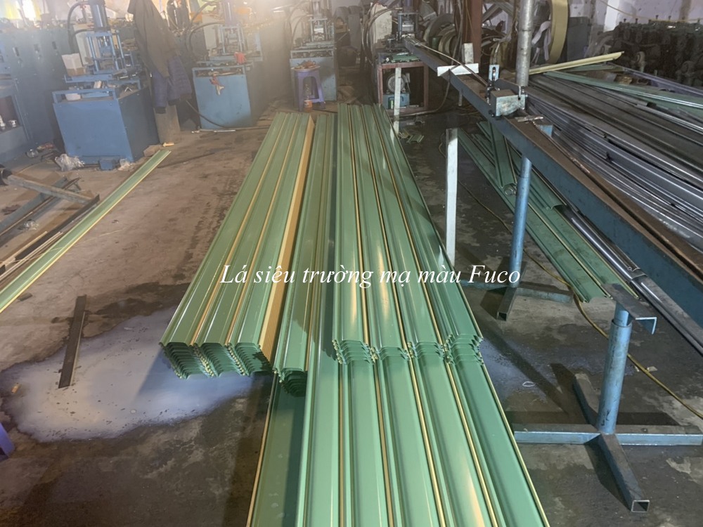 Cửa cuốn siêu trường ST100