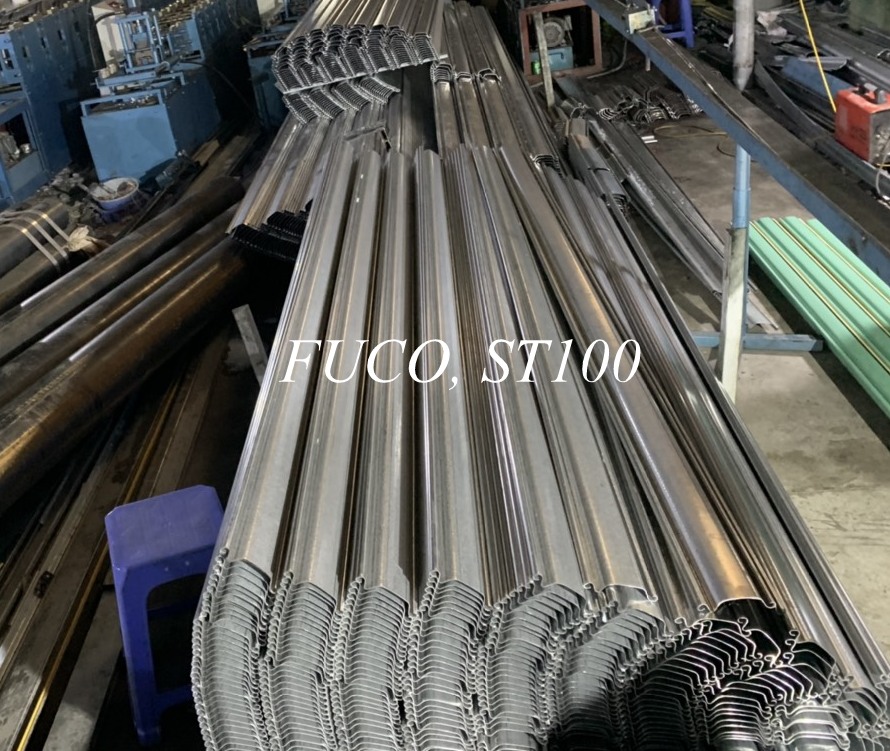 Cửa cuốn siêu trường ST100